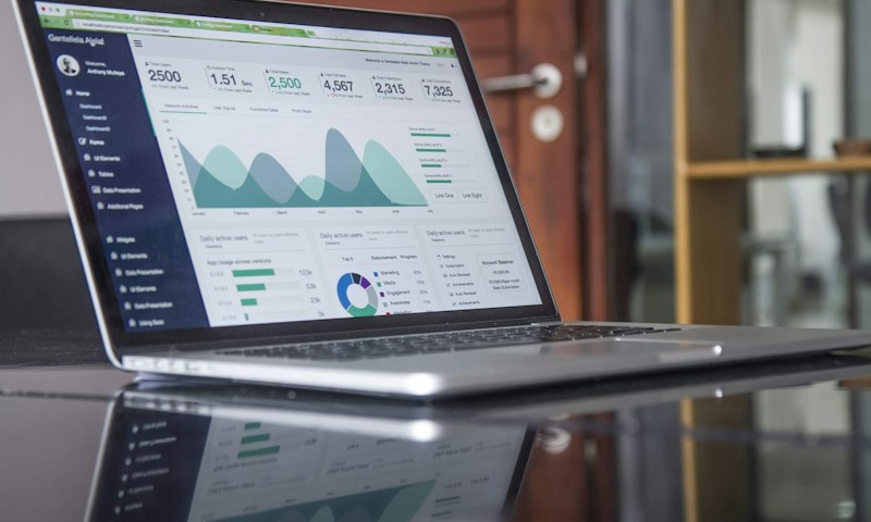 AI for Data Analysts: Practical Workflows That Save Hours